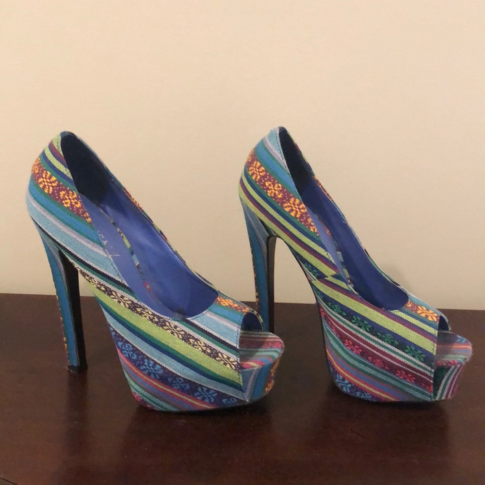 Multi color platforms. Size 6